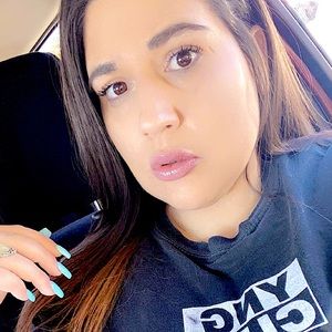 Meet your Posher, Casey